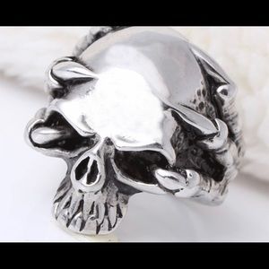 🎉Host Pic10/22 🎉New Stainless Steel Skull Ring!!